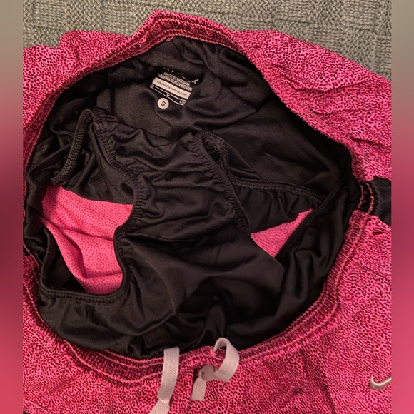 Nike dri fit running shorts - Picture 2 of 3